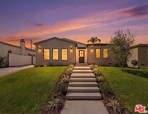 7907 Vicksburg Ave, Los Angeles, CA 90045