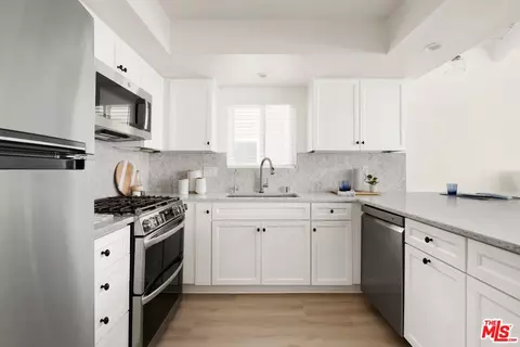 Kitchen - 109 Los Robles St, Oxnard, CA 93035 photo 1 of 1