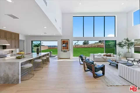 22810 Seaqua Cir, Chatsworth, CA 91311