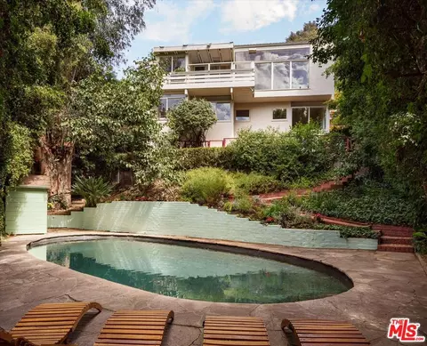 2764 Outpost Dr, Los Angeles, CA 90068
