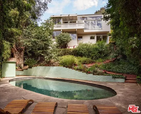 2764 Outpost Dr, Los Angeles, CA 90068