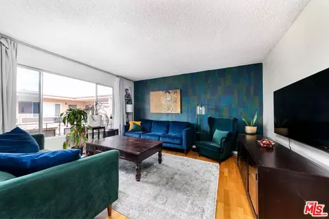 5232 Corteen Pl #25, Valley Village, CA 91607