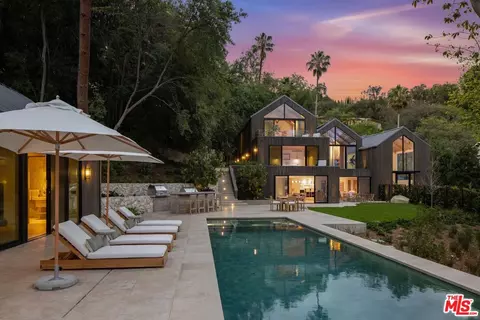 12309 Viewcrest Rd, Studio City, CA 91604