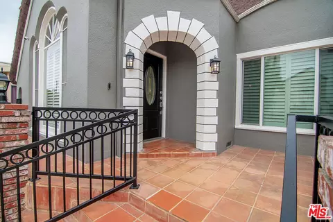 5761 W Olympic Blvd, Los Angeles, CA 90036