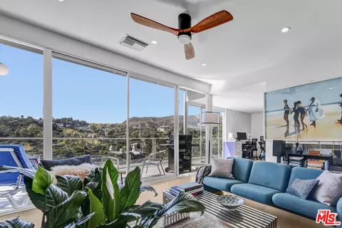 2735 Hollyridge Dr, Los Angeles, CA 90068