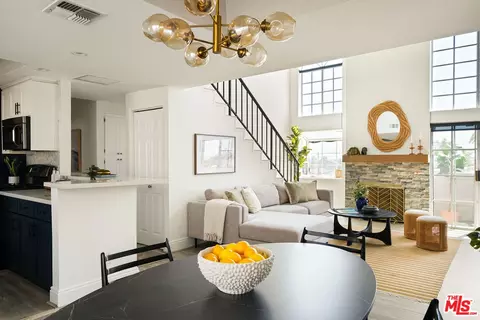 12016 Washington Pl #117, Los Angeles, CA 90066