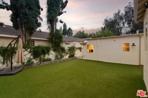 Exterior - 6448 Peach Ave, Van Nuys, CA 91406 photo 4 of 5