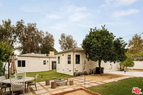Exterior - 6448 Peach Ave, Van Nuys, CA 91406 photo 3 of 5