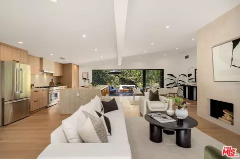 2229 Willetta St, Los Angeles, CA 90068