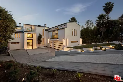 16838 Oak View Dr, Encino, CA 91436