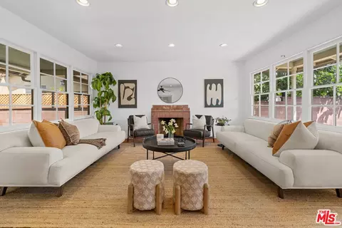 11630 Chanera Ave, Hawthorne, CA 90250