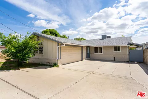 25056 Wiley Canyon Rd, Newhall, CA 91321