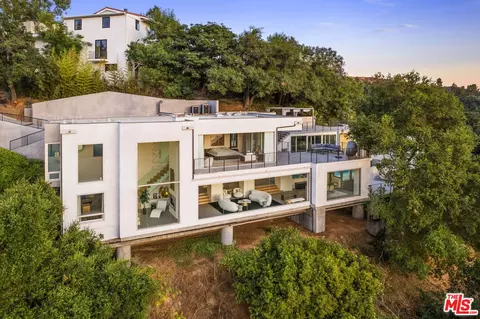 9716 Oak Pass Rd, Beverly Hills, CA 90210