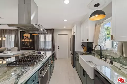 937 E 222nd St, Carson, CA 90745 photo 2
