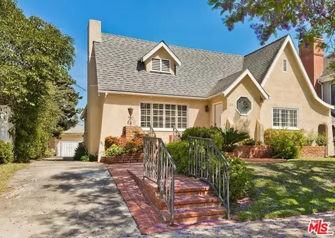 210 N Palm Dr, Beverly Hills, CA 90210