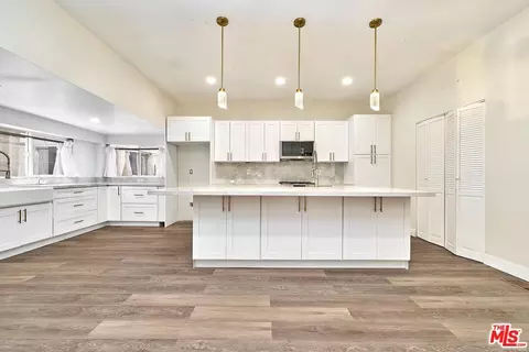 2619 Raymond Ave, Los Angeles, CA 90007