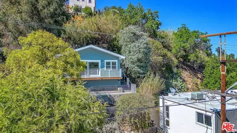 8443 Ridpath Dr, Los Angeles, CA 90046