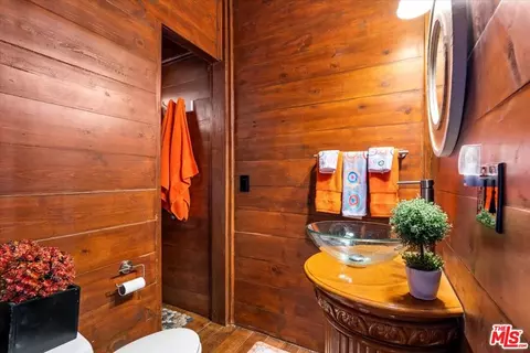Bath - 12055 Munsey Rd, Cantil, CA 93519 photo 5 of 5