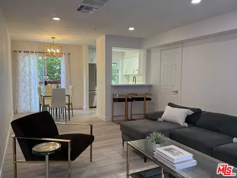 432 N Kenwood St #214, Glendale, CA 91206