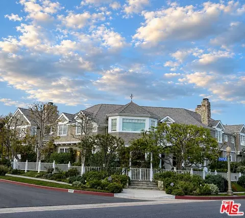 700 Chapala Dr, Pacific Palisades, CA 90272