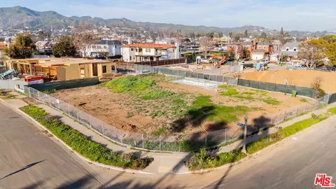 700 Chapala Dr, Pacific Palisades, CA 90272