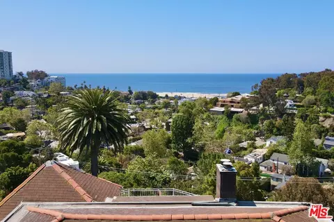 389 Upper Mesa Rd, Santa Monica, CA 90402