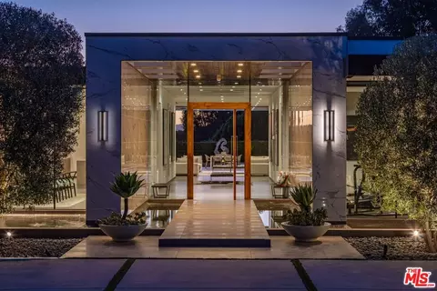 2002 Loma Vista Dr, Beverly Hills, CA 90210