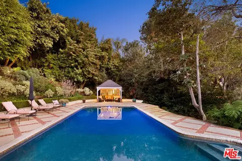 1240 N Wetherly Dr, Los Angeles, CA 90069