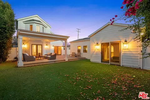 7881 Airlane Ave, Los Angeles, CA 90045