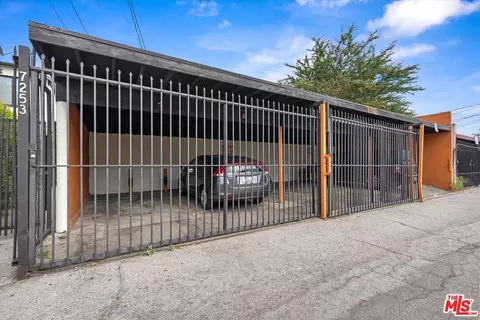Exterior - 7253 Vineland Ave, Sun Valley, CA 91352 photo 5 of 6