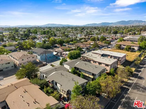 View/Area - 7253 Vineland Ave, Sun Valley, CA 91352 photo 2 of 9