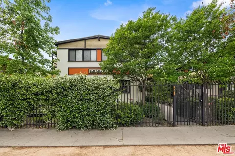 Exterior - 7253 Vineland Ave, Sun Valley, CA 91352 photo 1 of 6