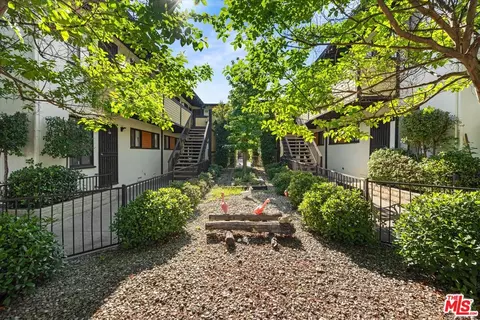 Exterior - 7253 Vineland Ave, Sun Valley, CA 91352 photo 4 of 6