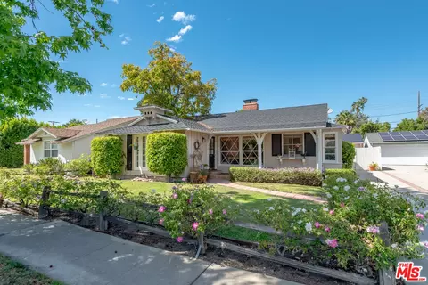13025 Hartsook St, Sherman Oaks, CA 91423