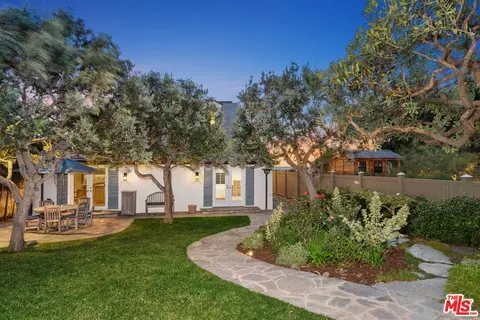 Exterior - 31202 Broad Beach Rd, Malibu, CA 90265 photo 9 of 11