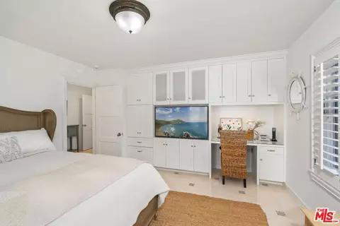 Bedroom - 31202 Broad Beach Rd, Malibu, CA 90265 photo 1 of 5