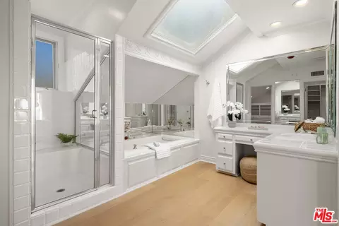 Bath - 31202 Broad Beach Rd, Malibu, CA 90265 photo 3 of 3