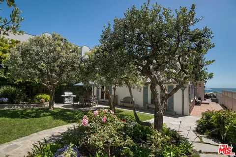 Exterior - 31202 Broad Beach Rd, Malibu, CA 90265 photo 1 of 11