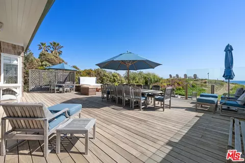 Exterior - 31202 Broad Beach Rd, Malibu, CA 90265 photo 3 of 11