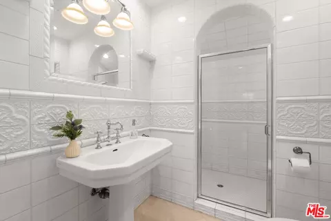 Bath - 31202 Broad Beach Rd, Malibu, CA 90265 photo 1 of 3
