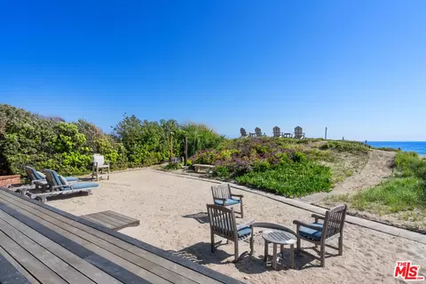 Exterior - 31202 Broad Beach Rd, Malibu, CA 90265 photo 4 of 11