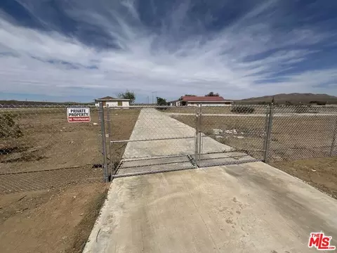 20715 Stoddard Wells Rd, Apple Valley, CA 92307 photo 2