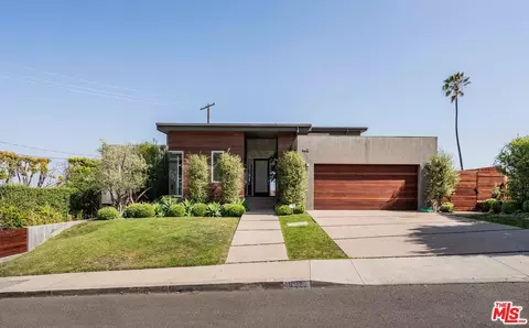 16622 Akron St, Pacific Palisades, CA 90272