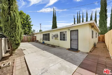 Exterior - 3928 Mountain View Ave, Pasadena, CA 91107 photo 4 of 6