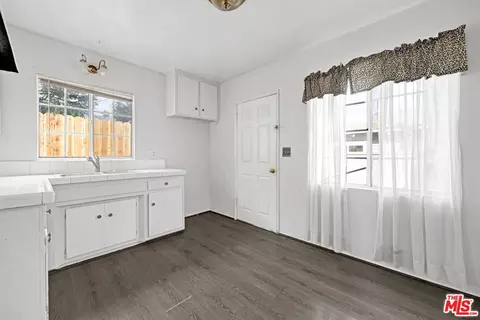 Entry Way - 3928 Mountain View Ave, Pasadena, CA 91107 photo 1 of 1