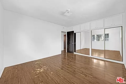 Bedroom - 3928 Mountain View Ave, Pasadena, CA 91107 photo 2 of 2