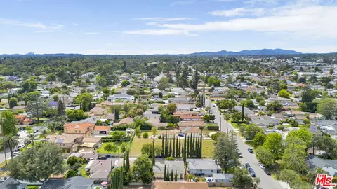 View/Area - 3928 Mountain View Ave, Pasadena, CA 91107 photo 4 of 4