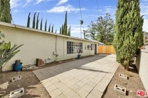 Exterior - 3928 Mountain View Ave, Pasadena, CA 91107 photo 5 of 6