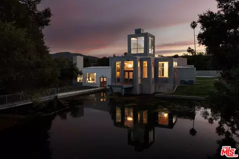 970 Calle Arroyo, Thousand Oaks, CA 91360