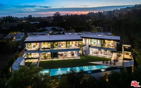 1130 Angelo Dr, Beverly Hills, CA 90210
